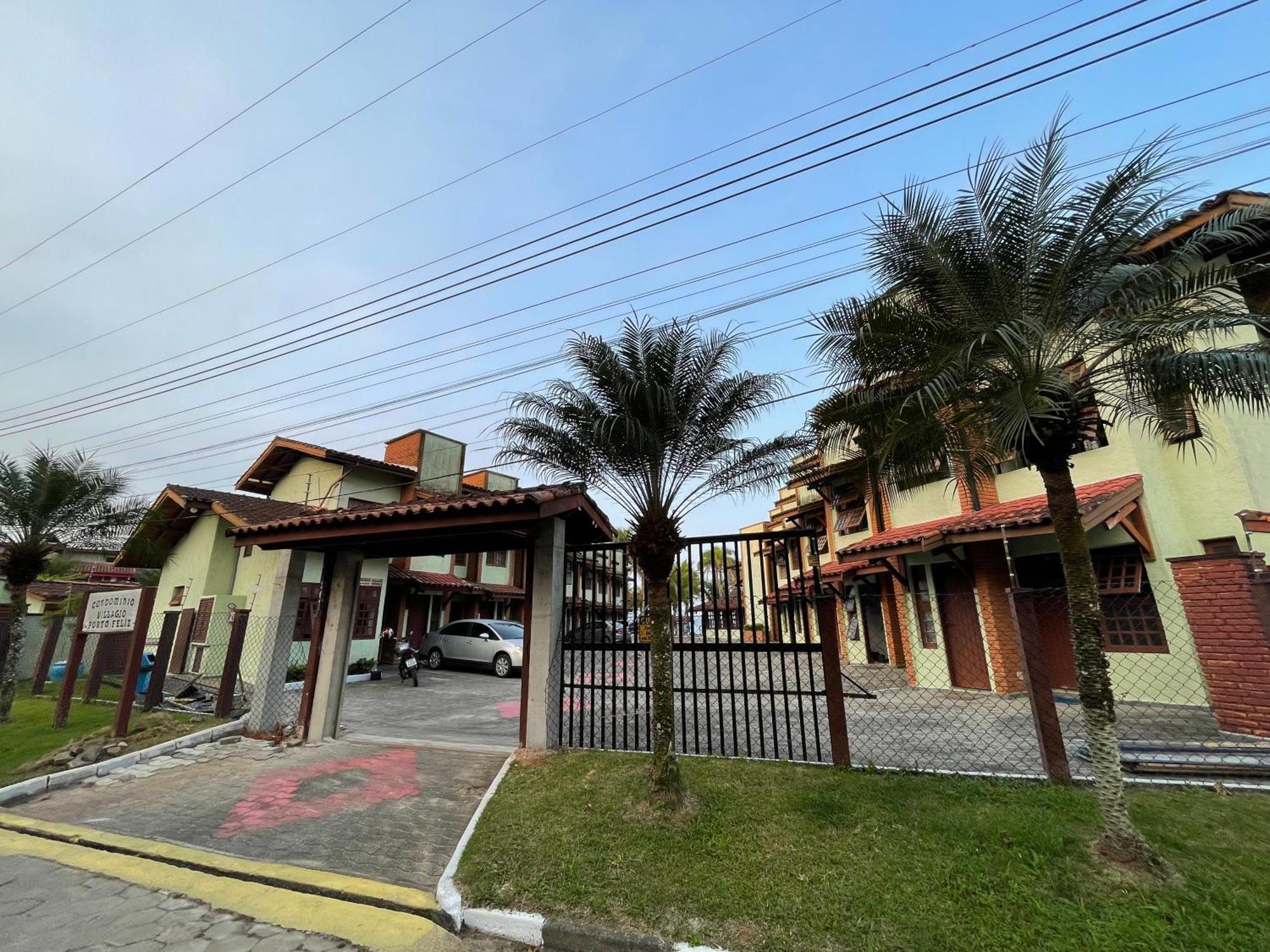 Pe Na Areia Na Praia Das Toninhas - Villagio 24 Porto Feliz Ubatuba Exterior foto