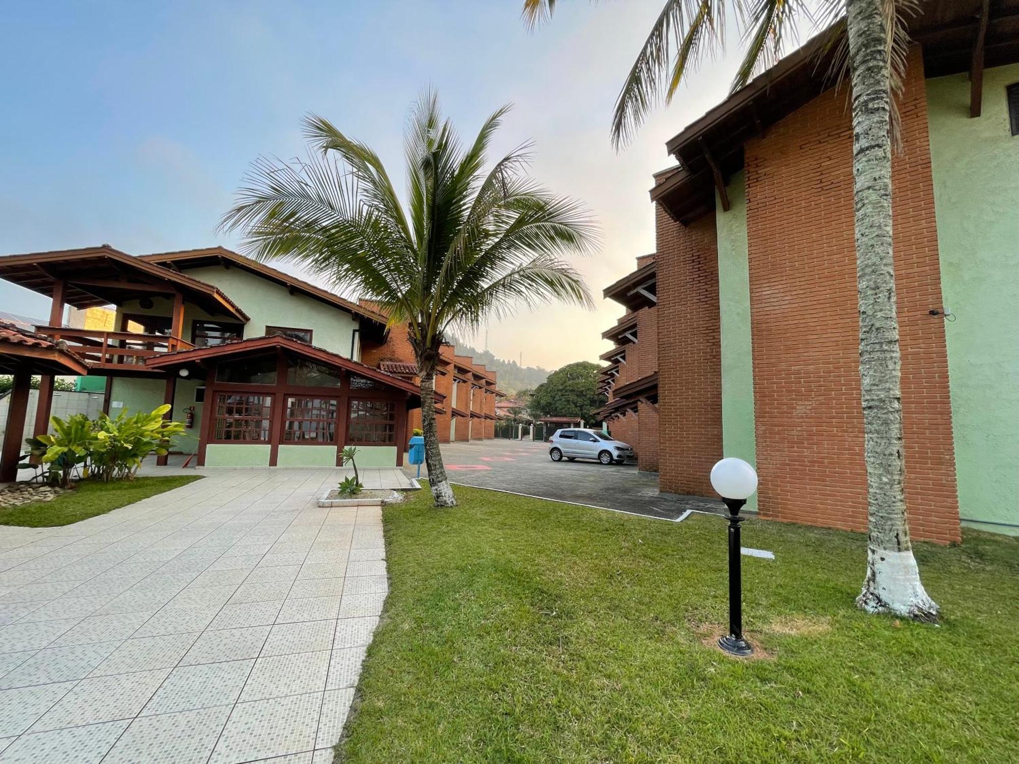 Pe Na Areia Na Praia Das Toninhas - Villagio 24 Porto Feliz Ubatuba Exterior foto