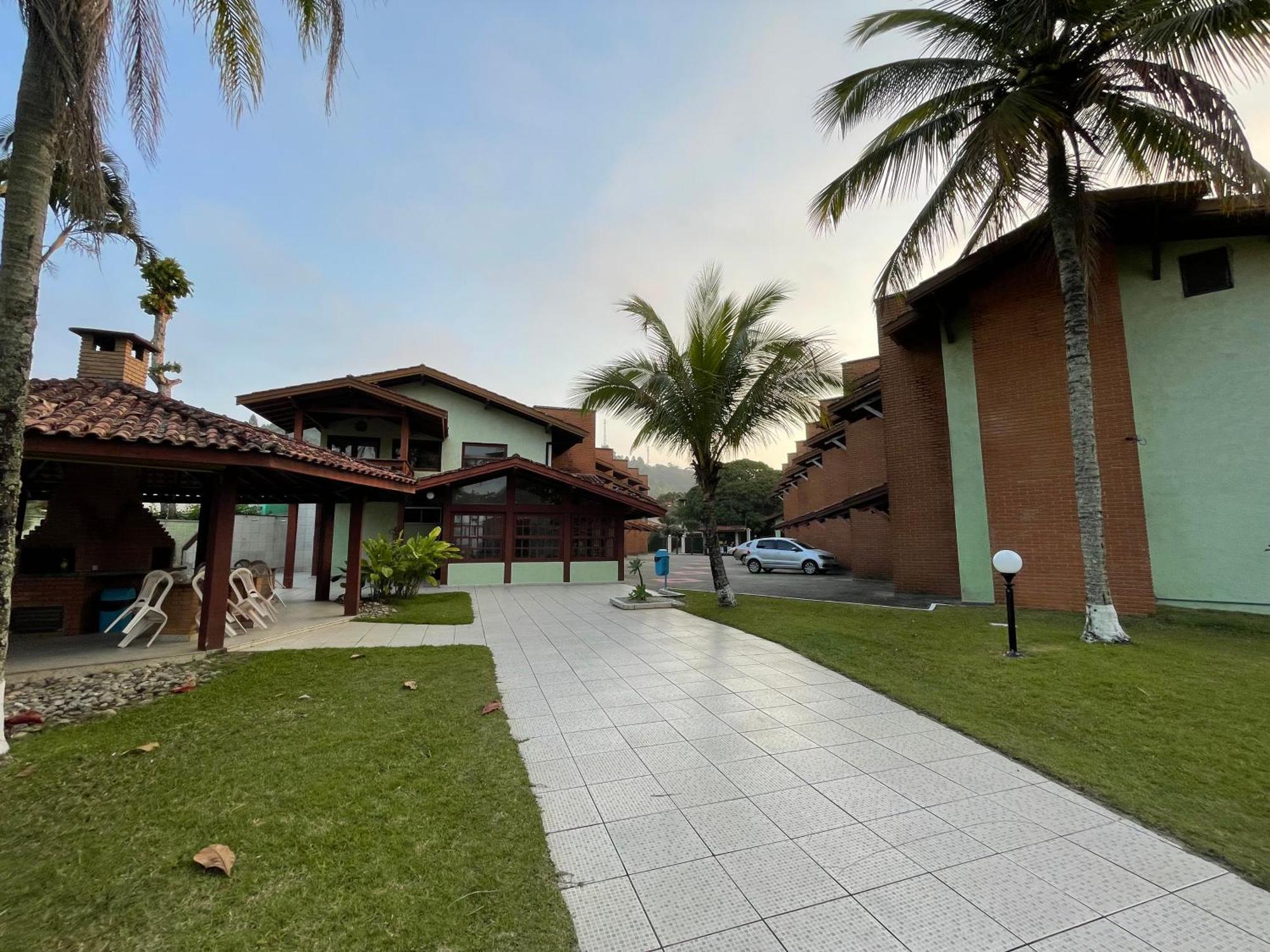 Pe Na Areia Na Praia Das Toninhas - Villagio 24 Porto Feliz Ubatuba Exterior foto