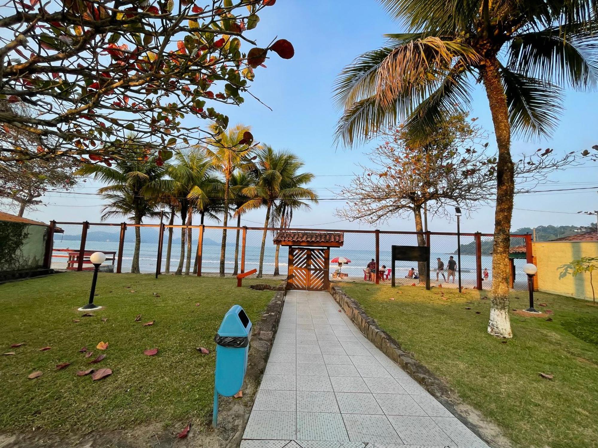Pe Na Areia Na Praia Das Toninhas - Villagio 24 Porto Feliz Ubatuba Exterior foto